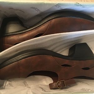 Easy Street Comfort Wave Women's Dress Shoe